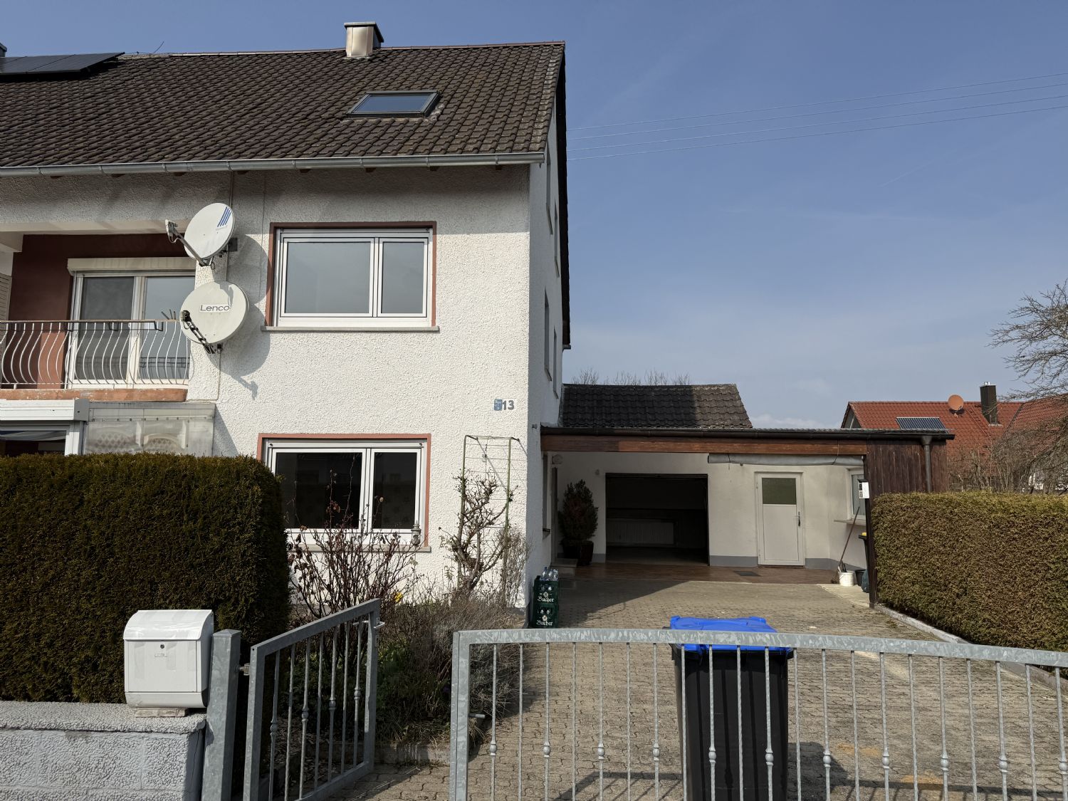 *Charmante DHH mit großem Gestaltungspotenzial*, 89346 Bibertal, Doppelhaushälfte