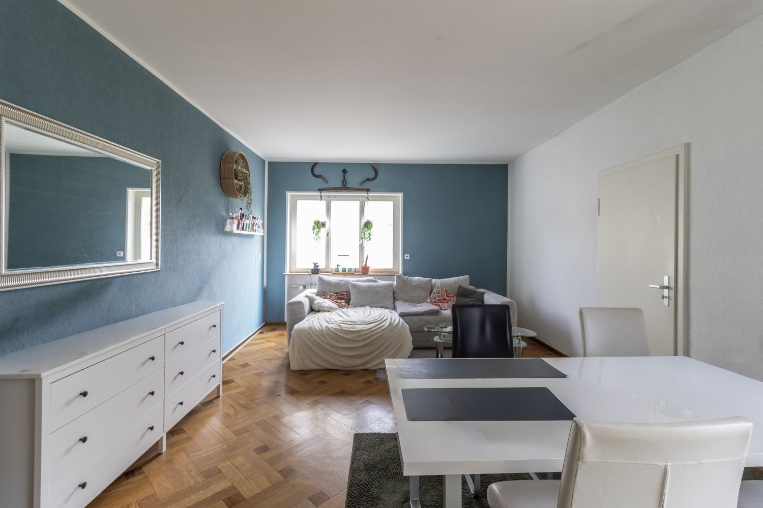 Großzügiges Zweifamilienhaus mit Doppelgarage – Zentrumsnah – Ideal für Familien & Mehrgenerationen - Wohn-/Esszimmer EG (21713)