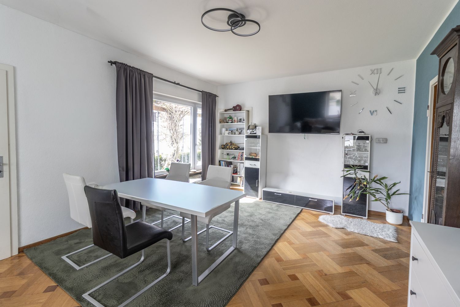 Großzügiges Zweifamilienhaus mit Doppelgarage – Zentrumsnah – Ideal für Familien & Mehrgenerationen - Wohn-/Esszimmer EG (21715)