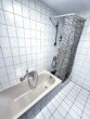 innenliegendes Badezimmer - *Lichtdurchflutete Etagenwohnung in ruhiger Wohnlage ~ Ideal als Kapitalanlage*