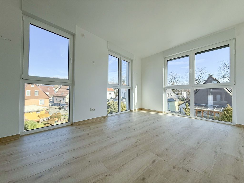 Attraktives, neuwertiges 3-Familienhaus mit großzügigen Wohnflächen - Zimmer 2 DG (27309)