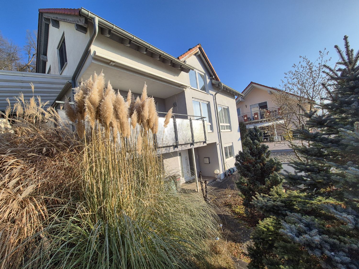 Sonnige Wohnlage *Top modernes und energetisches Einfamilienhaus mit Aussicht*, 71579 Spiegelberg, Einfamilienhaus