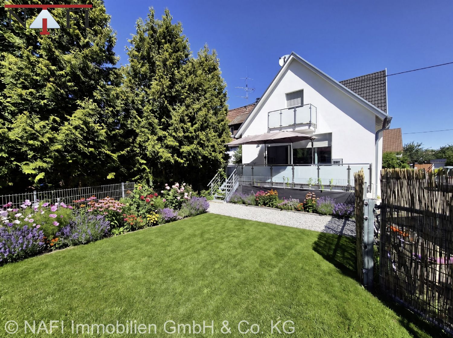 ** Modernisiertes Einfamilienhaus mit Einliegerwohnung und Sonnengarten ** - Gartenansicht (24528)