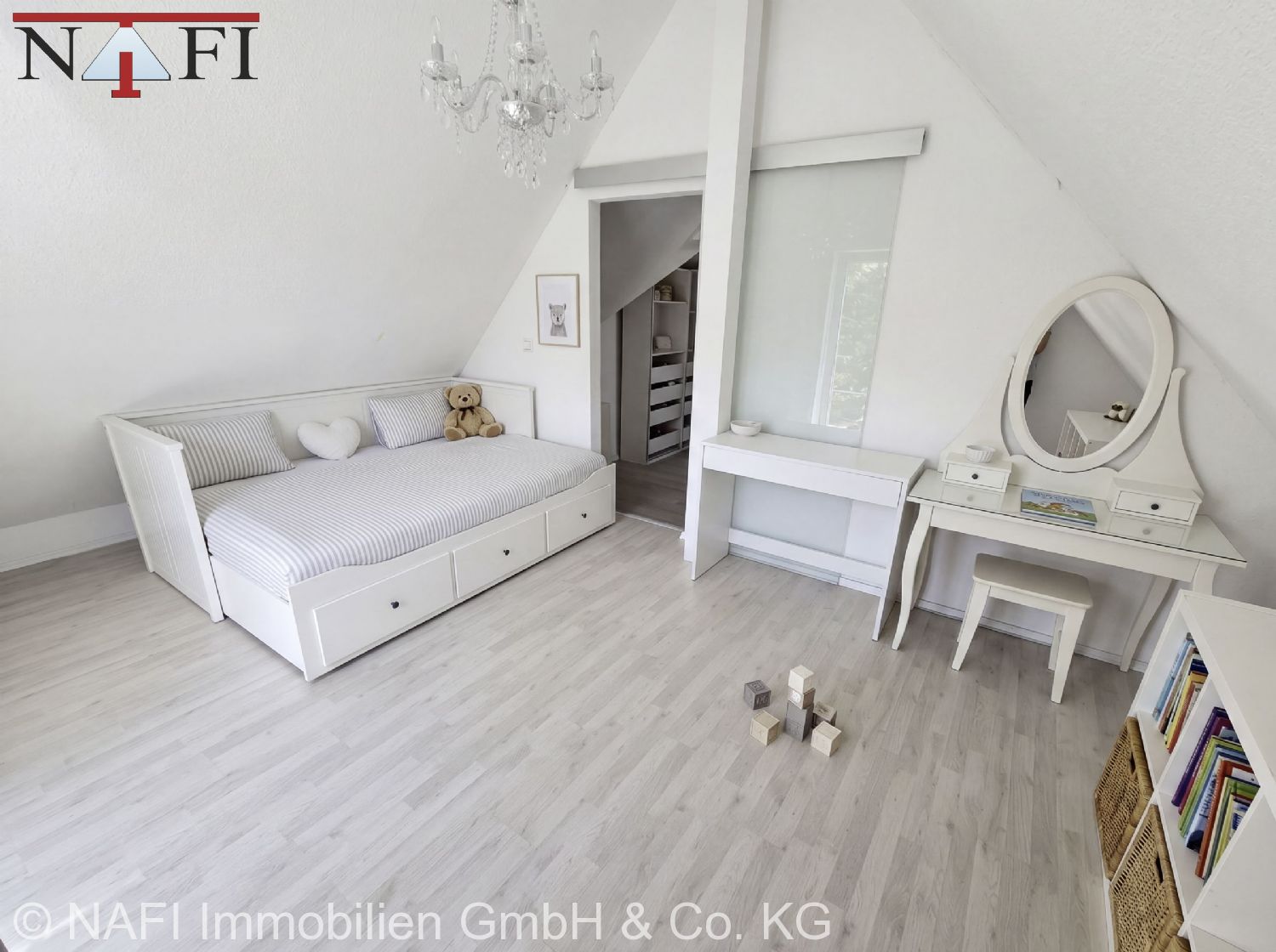 ** Modernisiertes Einfamilienhaus mit Einliegerwohnung und Sonnengarten ** - zimmer DG (24538)