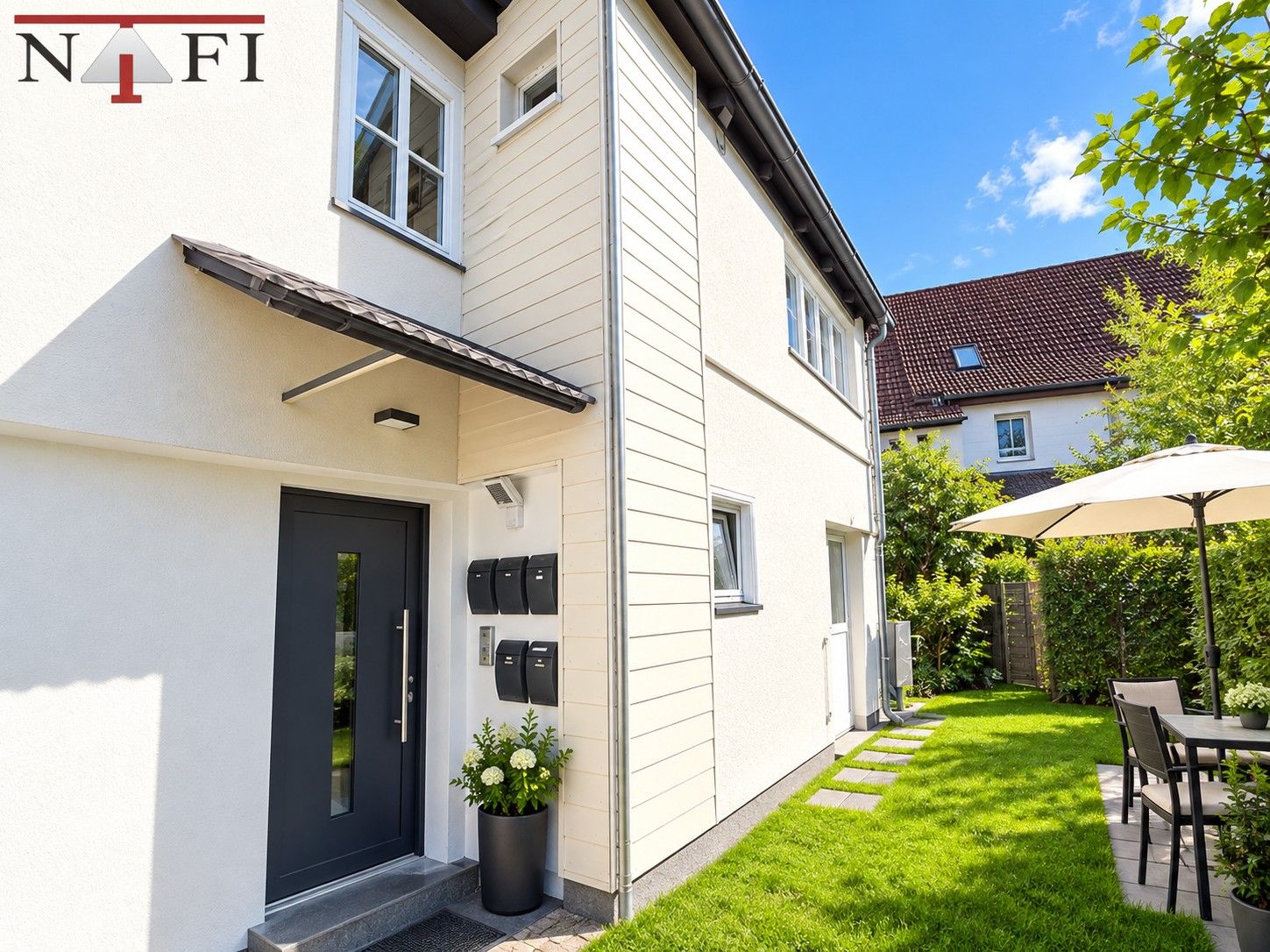 **Charmante 2-Zimmer-Eigentumswohnung mit modernisierter Ausstattung** - Eingangsbereich - KI bearbeitet (27845)
