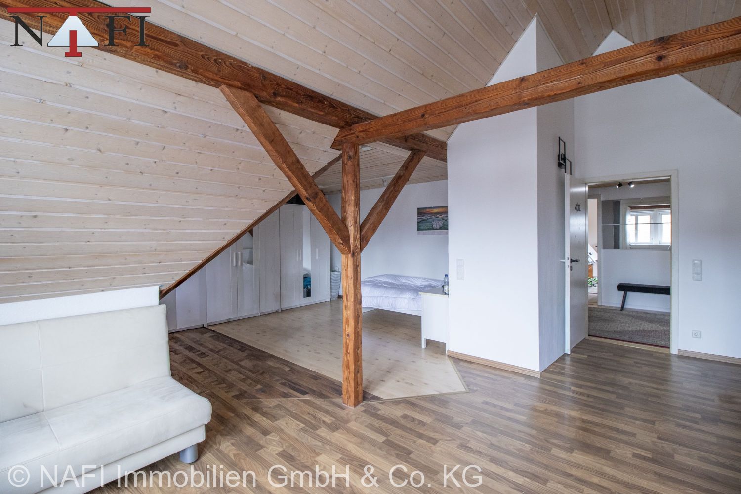 10% Renditestarkes Wohn- und Geschäftshaus in zentraler Ortskernlage mit Entwicklungspotenzial - 2. Zimmer 2. Ebene Maisonettewohnung (2. OG) (21684)