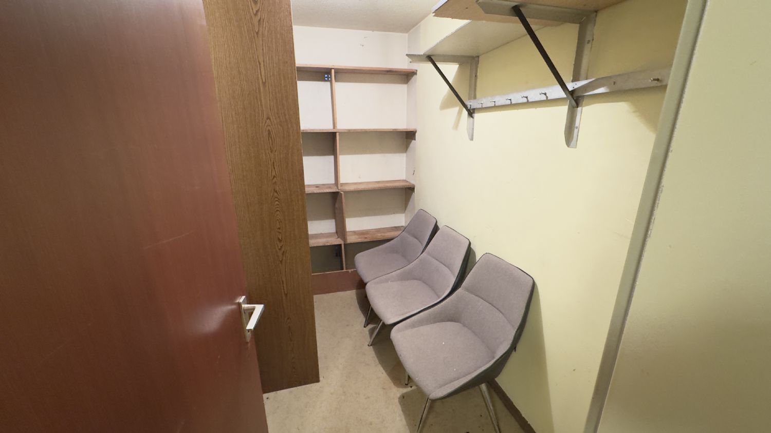 Großzügige 5-Zimmer-Wohnung mit Panoramabalkon, Aufzug und Tiefgarage in Waiblingen - Abstellraum (23293)