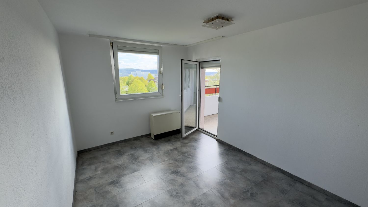 Großzügige 5-Zimmer-Wohnung mit Panoramabalkon, Aufzug und Tiefgarage in Waiblingen - Kinderzimmer (23280)
