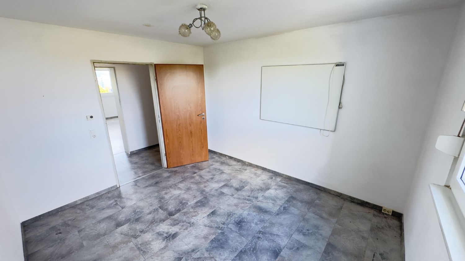 Großzügige 5-Zimmer-Wohnung mit Panoramabalkon, Aufzug und Tiefgarage in Waiblingen - Kinderzimmer Bild 2 (23290)