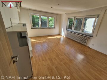 Wohnzimmer EG - ++Großzügiges 2- bis 3-Familienhaus in ruhiger, sonniger Lage mit Nähe zur Natur++