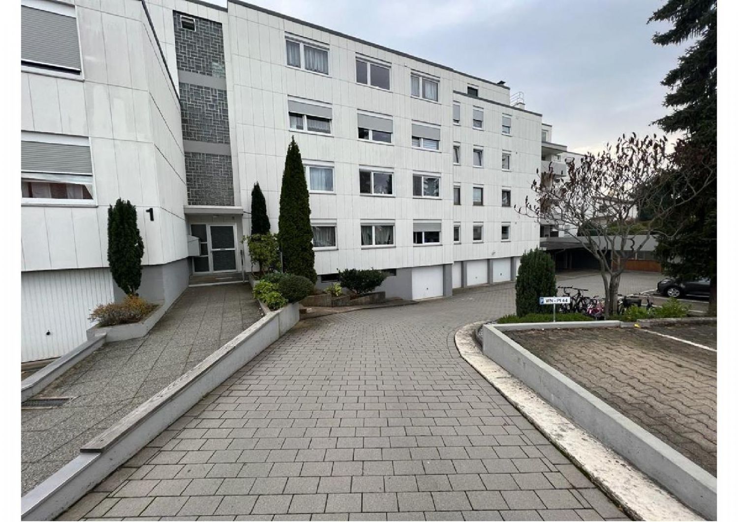 Familienfreundliche 5-Zimmer-Wohnung mit Balkon & PKW-Stellplatz, 73642 Welzheim, Etagenwohnung