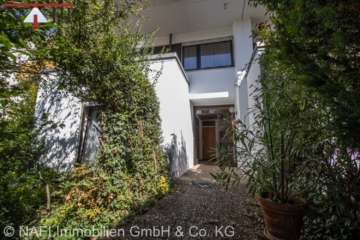 Eingangsbereich - **Außergewöhnlich wohnen. Zentral leben**