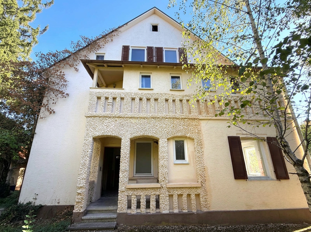Alte Stadtvilla in Beste LAGE oder als Baugrundstück für 10 Familienhaus - Hausfront Bilder KI bearbeitet (27412)