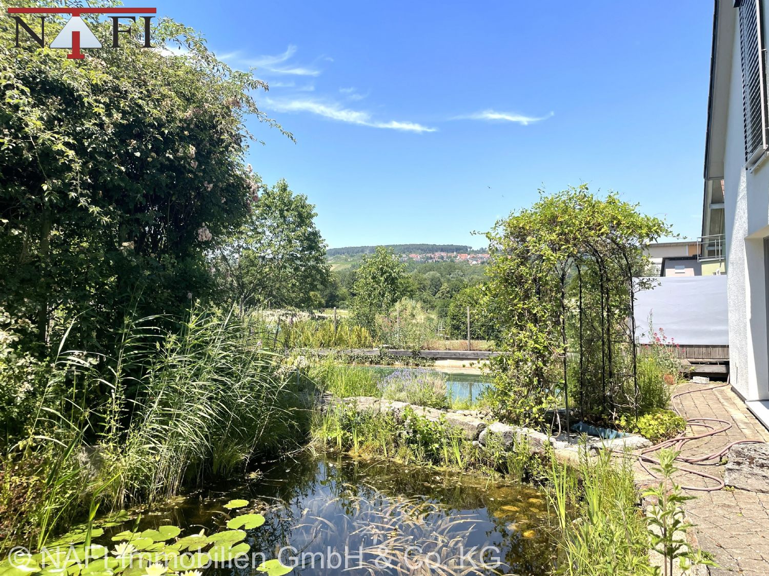 Exklusives Passivhaus mit Schwimmteich, Photovoltaik und hochwertiger Ausstattung - Bild (23031)