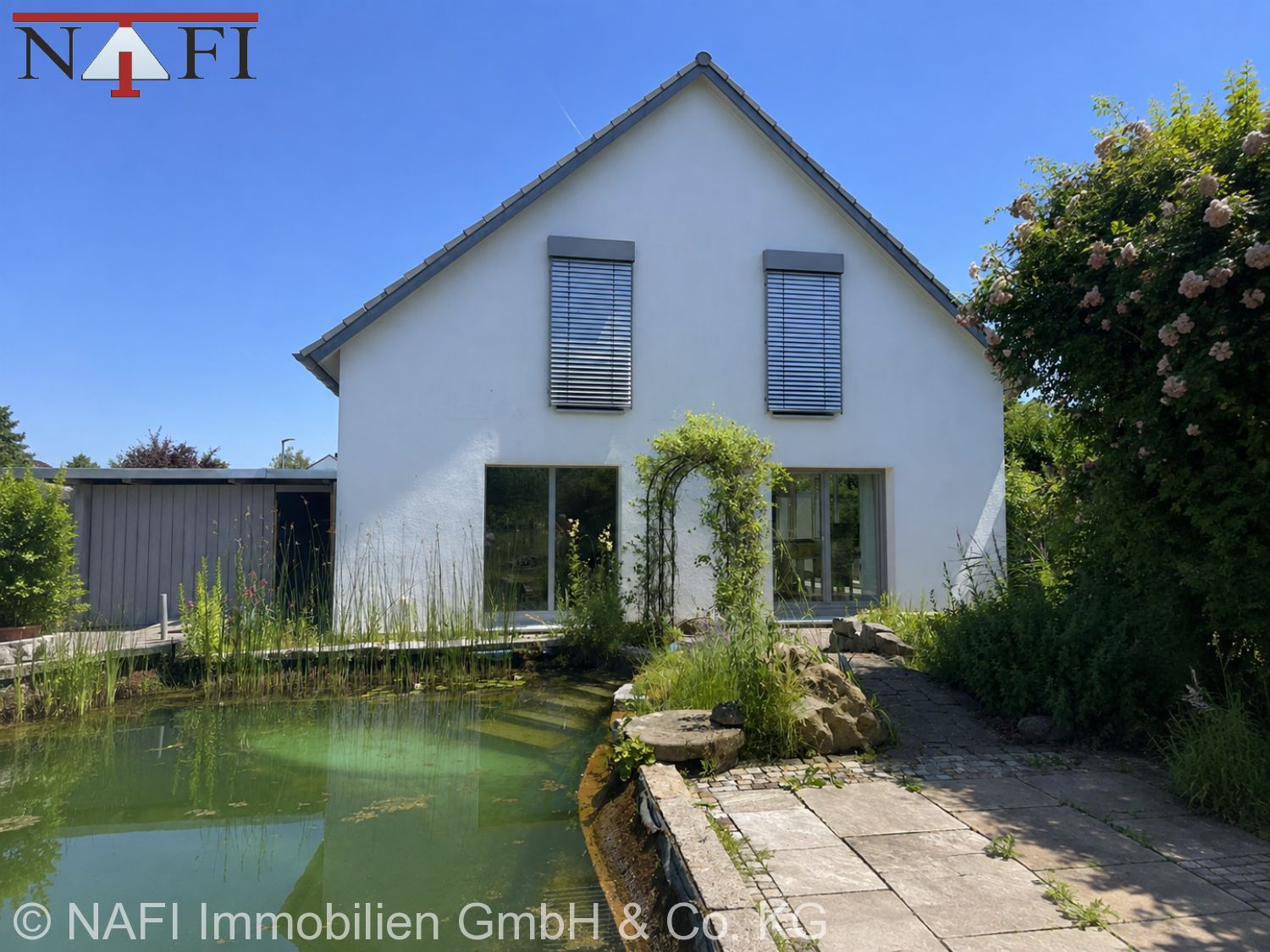 Exklusives Passivhaus mit Schwimmteich, Photovoltaik und hochwertiger Ausstattung - Bild (23030)