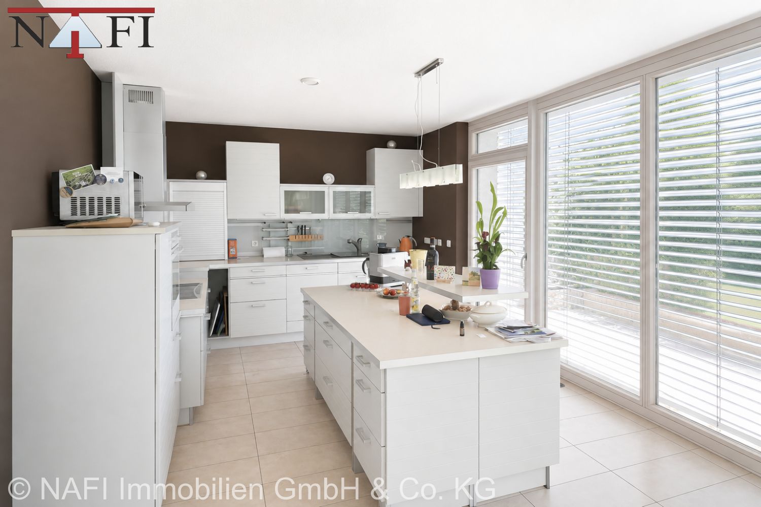 Exklusives Passivhaus mit Schwimmteich, Photovoltaik und hochwertiger Ausstattung - Küche (23024)