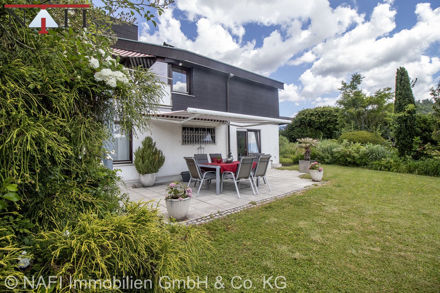 ***In attraktiver Wohnlage – modernes Architektenhaus *** - Hausansicht (22426)
