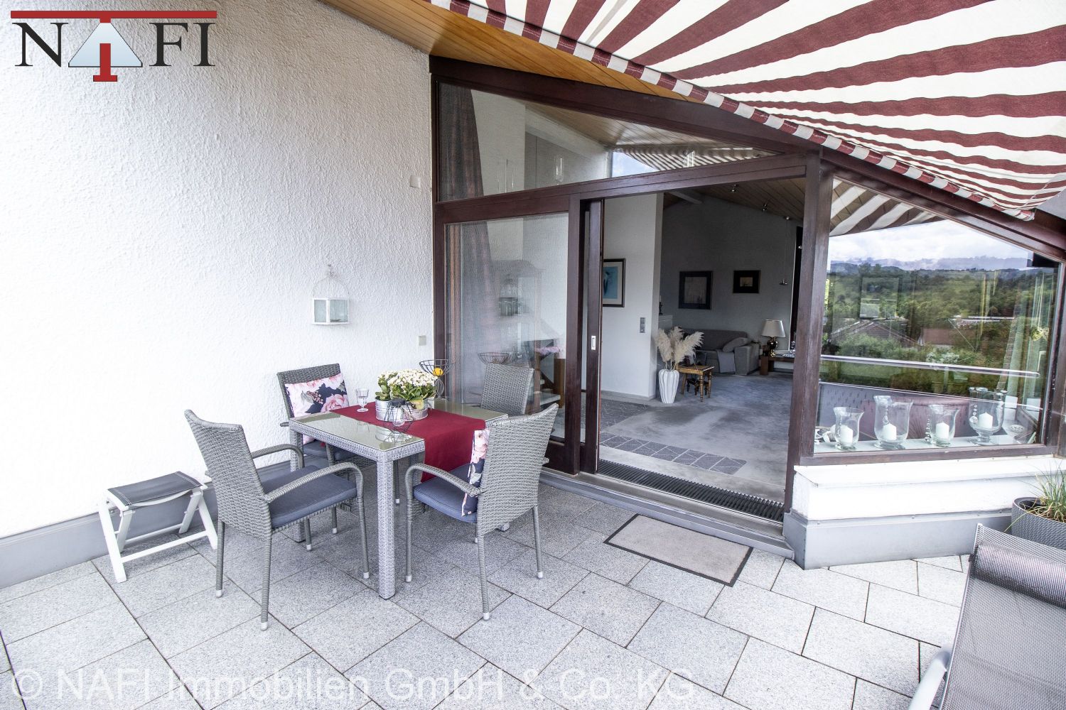 ***In attraktiver Wohnlage – modernes Architektenhaus *** - Balkon (22422)