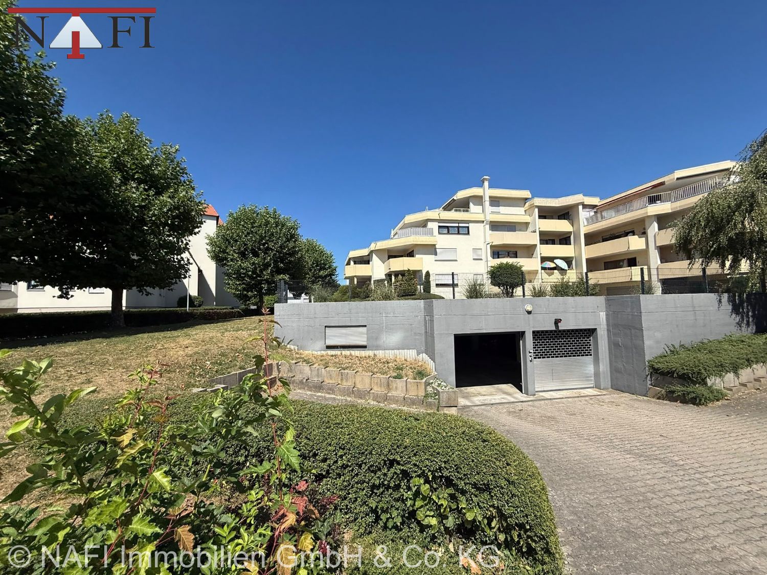 ***Moderne 3,5-Zimmer-Etagenwohnung mit großem, sonnigen Balkon in ruhiger Wohnlage*** - TG Einfahrt (22667)