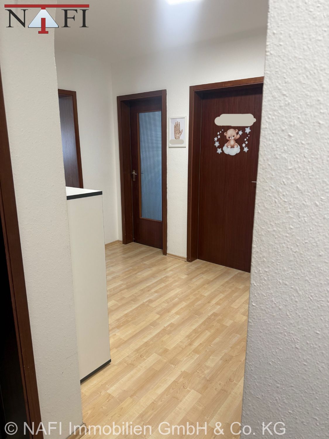 ***Moderne 3,5-Zimmer-Etagenwohnung mit großem, sonnigen Balkon in ruhiger Wohnlage*** - Flur (22671)