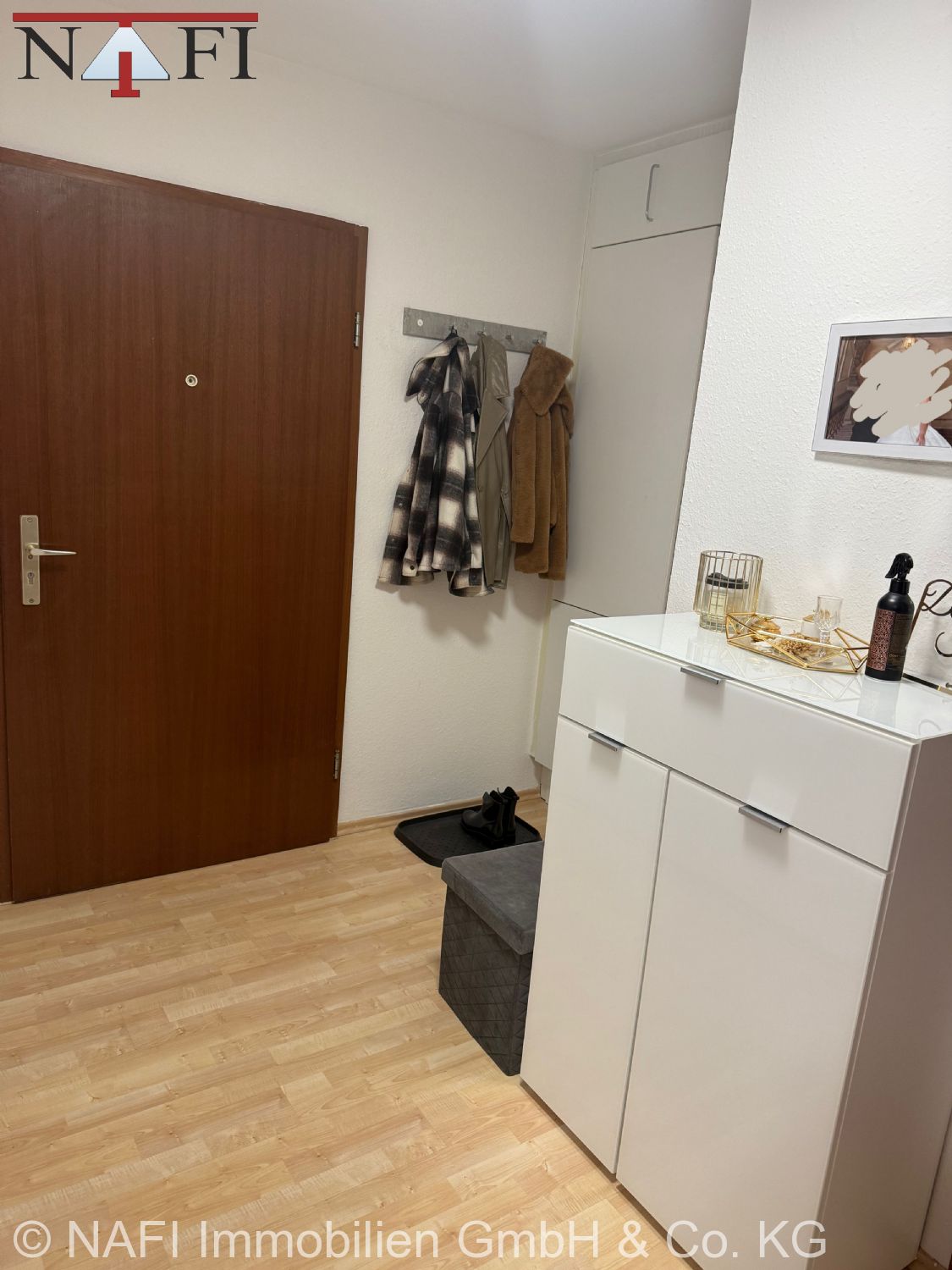 ***Moderne 3,5-Zimmer-Etagenwohnung mit großem, sonnigen Balkon in ruhiger Wohnlage*** - Flur (22672)