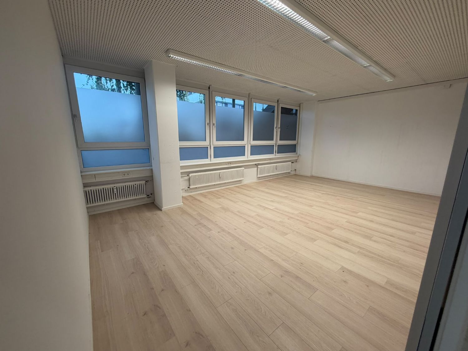„164 m² Gewerbefläche in Fellbach | Flexibel teilbar | Büro • Lager • Showroom“ - Bild (27384)