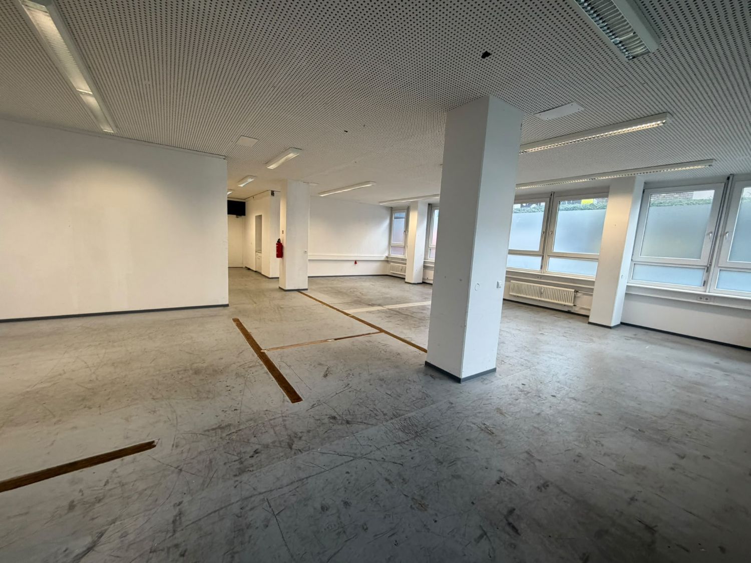 „164 m² Gewerbefläche in Fellbach | Flexibel teilbar | Büro • Lager • Showroom“ - Bild (27385)