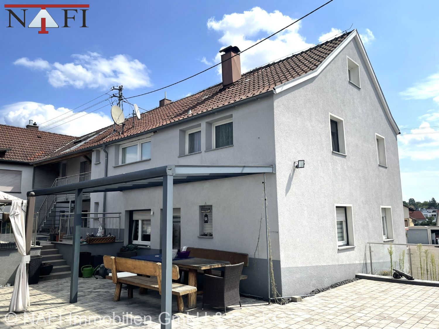 **Attraktives Mehrfamilienhaus in Großaspach mit vielseitigem Nutzungspotenzial** - Ansicht hinten/Terrasse (25969)