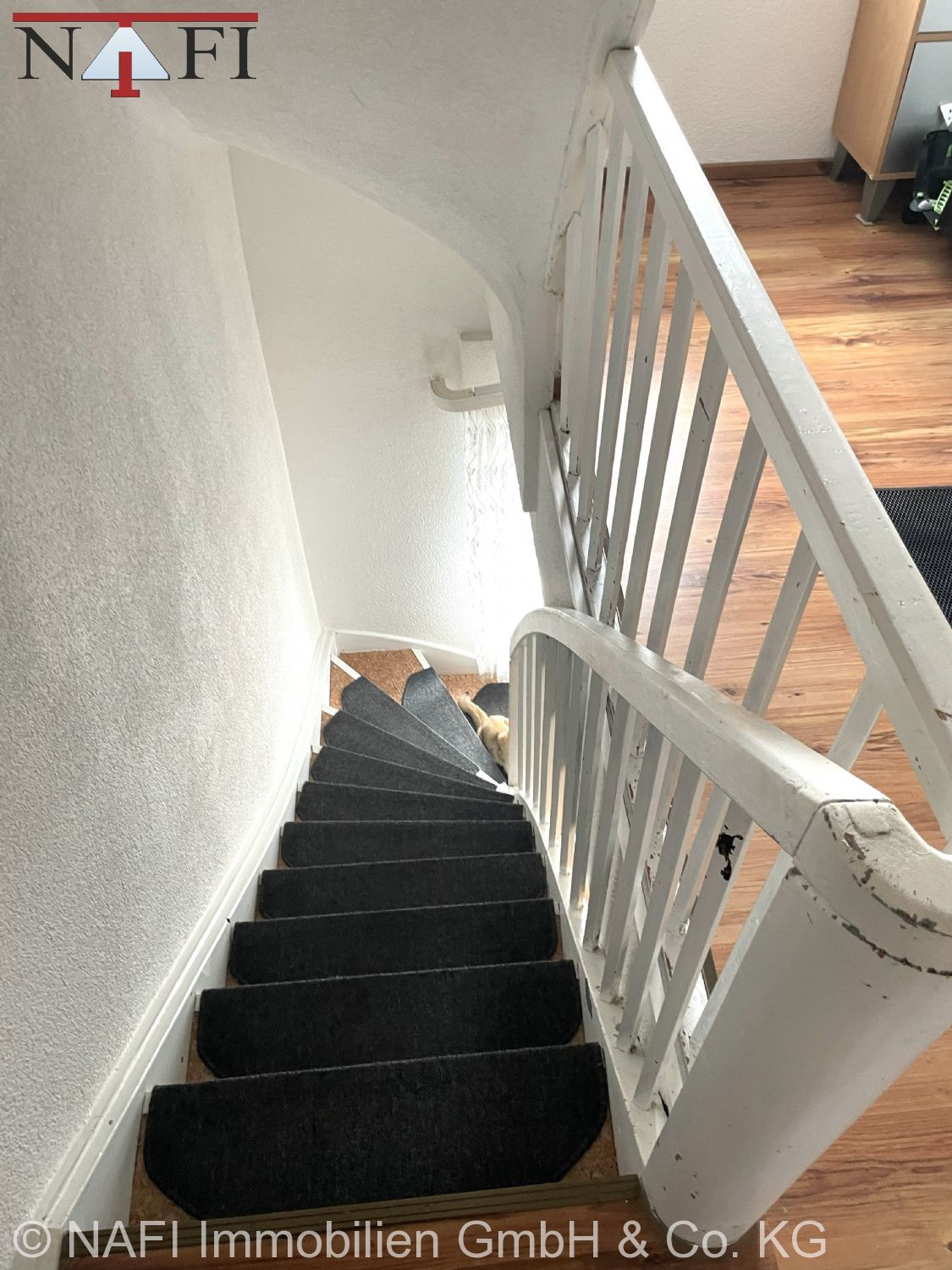 **Attraktives Mehrfamilienhaus in Großaspach mit vielseitigem Nutzungspotenzial** - Treppe (25982)