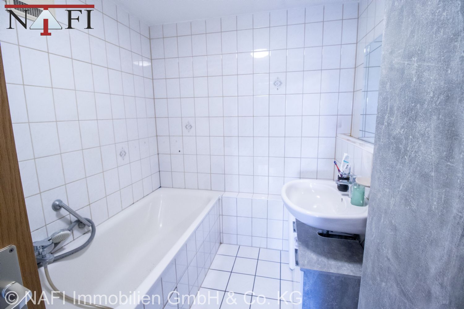 **Attraktive 3,5-Zimmer-Wohnung in Welzheim** - Bad mit Wanne und Dusche (17377)