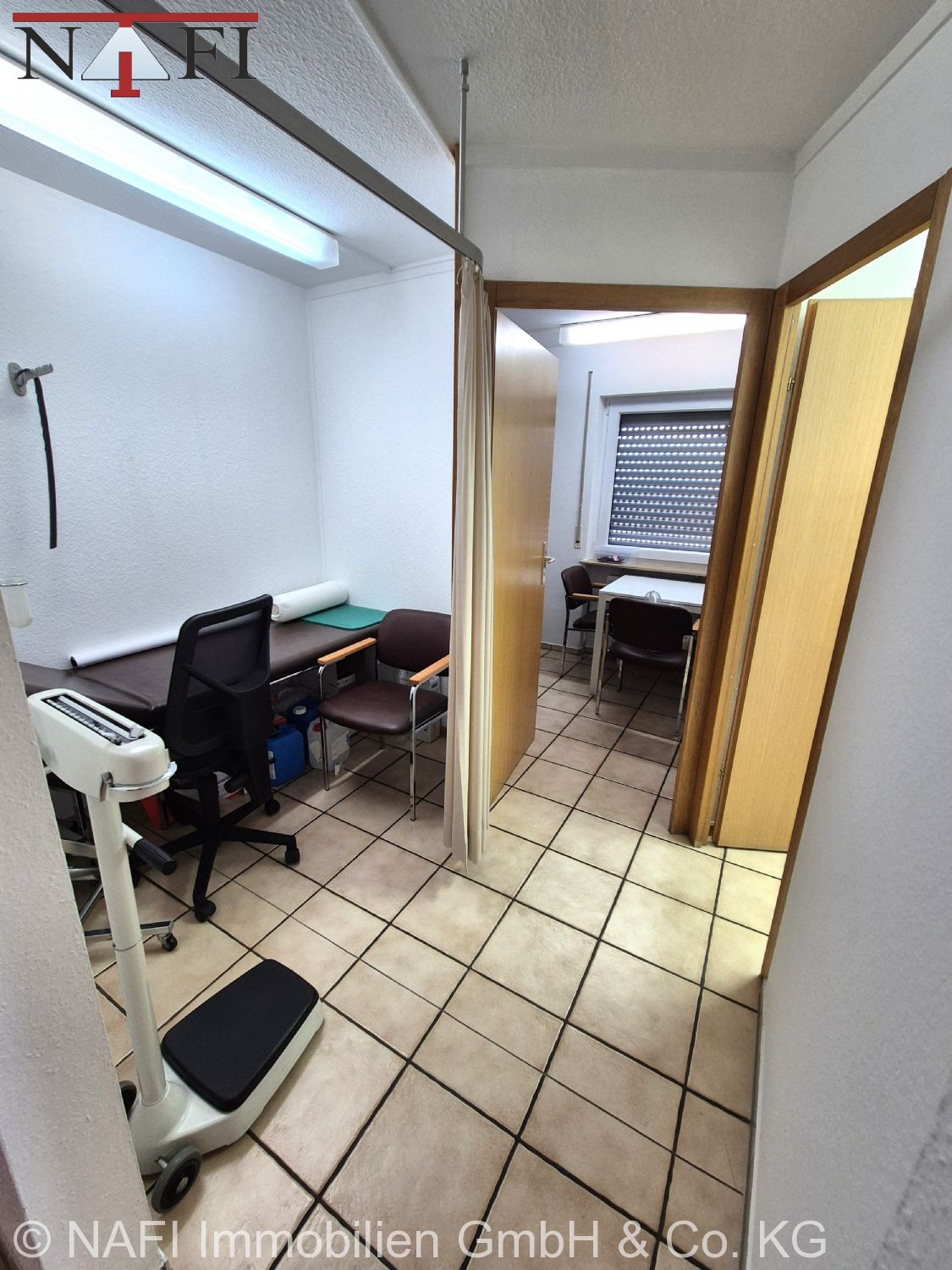 **Etablierte Praxisfläche im bekannten Ärztehaus Schorndorf – Ideal für Fachärzte & Therapeuten!** - Behandlungszimmer (22346)