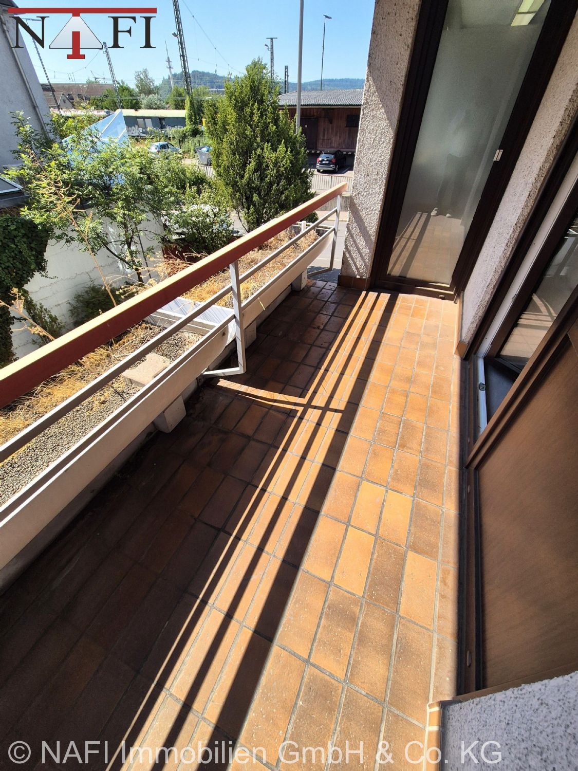 **Etablierte Praxisfläche im bekannten Ärztehaus Schorndorf – Ideal für Fachärzte & Therapeuten!** - Balkon (22348)