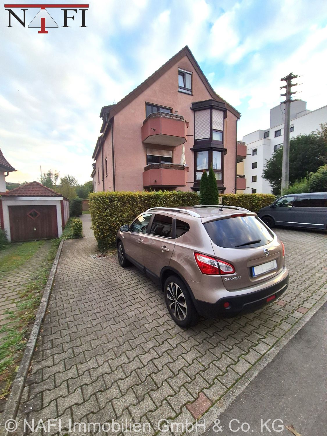 **Langfristig investieren: Gepflegte Eigentumswohnung** - Hausansicht (23717)