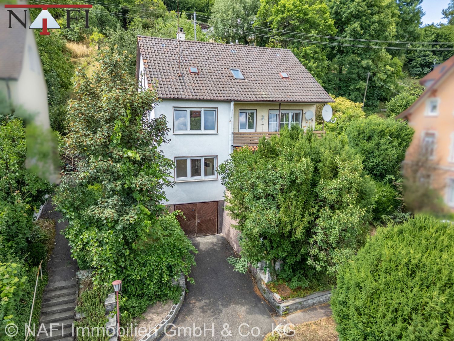 *Attraktives Mehrfamilienhaus mit großzügigem Raumangebot in idyllischer Sonnenlage nahe der Natur*, 73527 Schwäbisch Gmünd, Mehrfamilienhaus