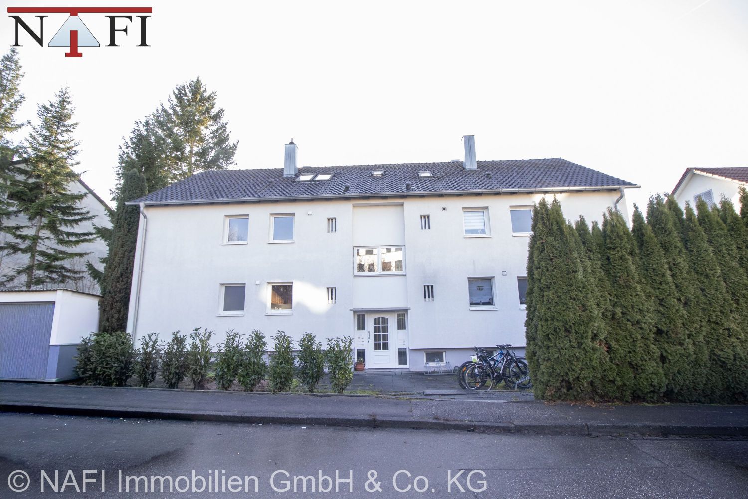 **Wohnen in Bestlage: Gepflegte 3-Zimmer-Erdgeschosswohnung in Schorndorf** - Hausansicht (17621)