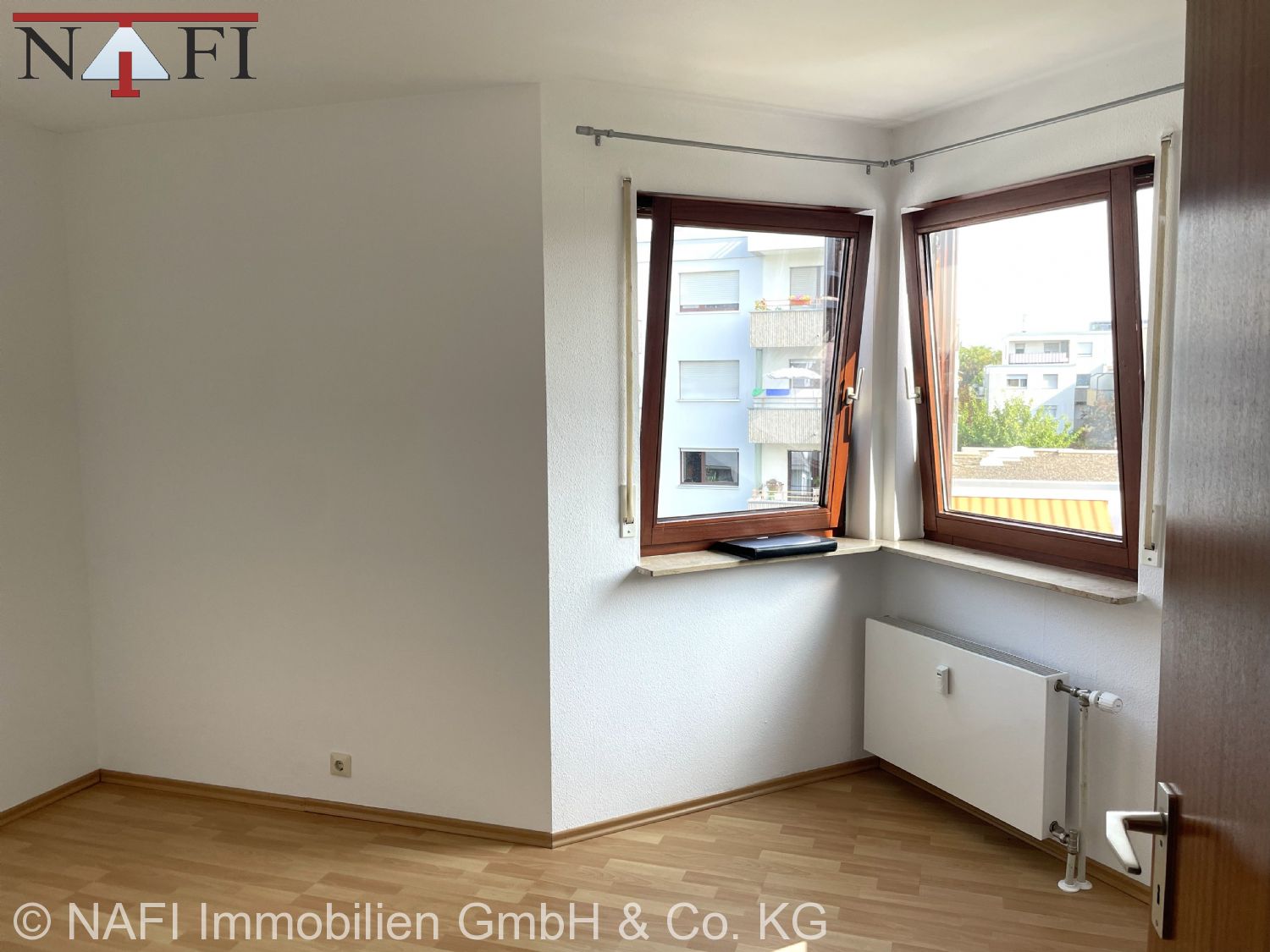 ++Gepflegte 3-Zimmer-Dachgeschosswohnung mit Balkon & Stellplatz++ - Schlafzimmer (21620)