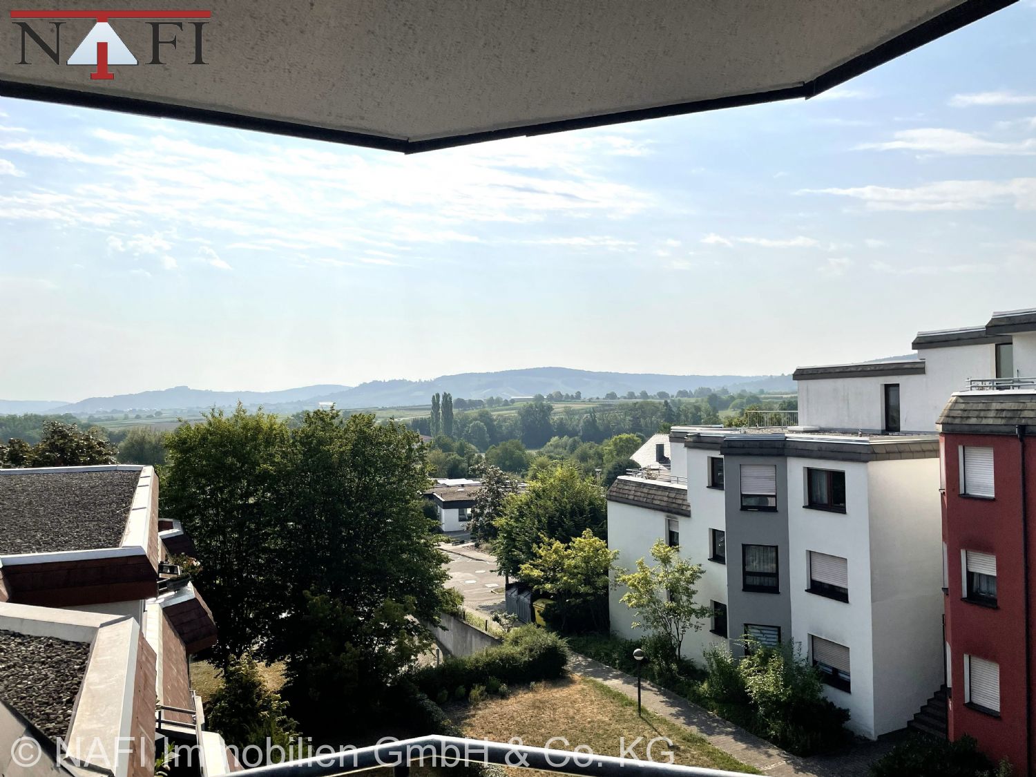 ++Gepflegte 3-Zimmer-Dachgeschosswohnung mit Balkon & Stellplatz++ - Balkon Aussicht (21617)
