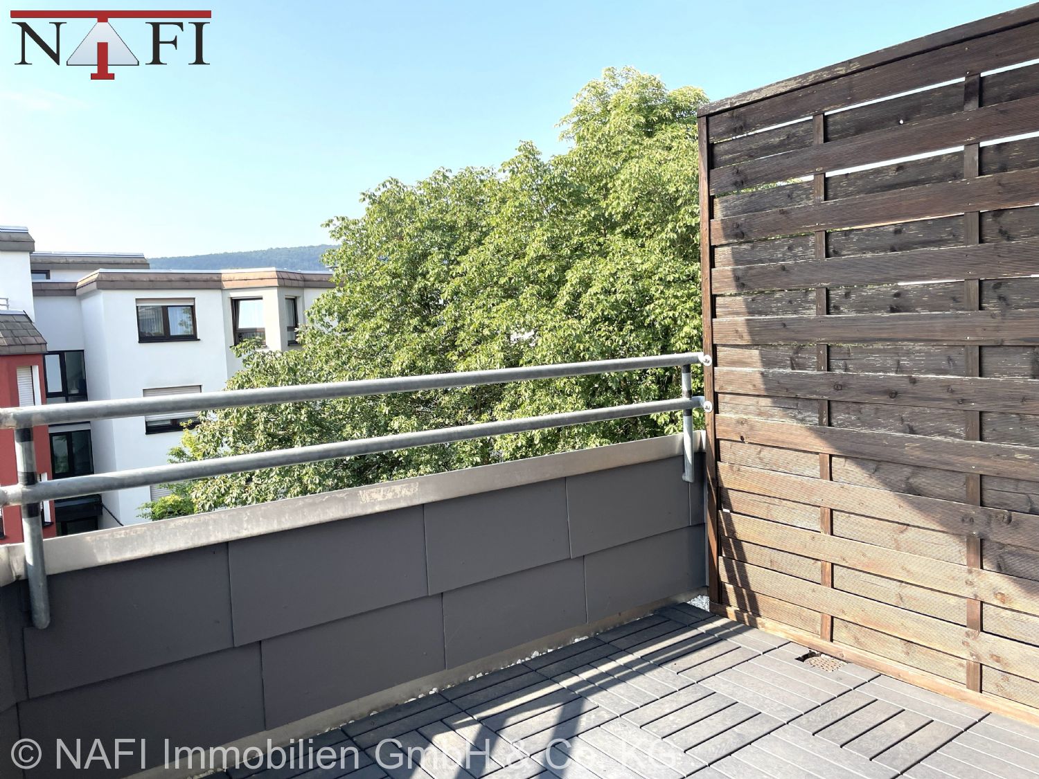 ++Gepflegte 3-Zimmer-Dachgeschosswohnung mit Balkon & Stellplatz++ - Balkon (21616)