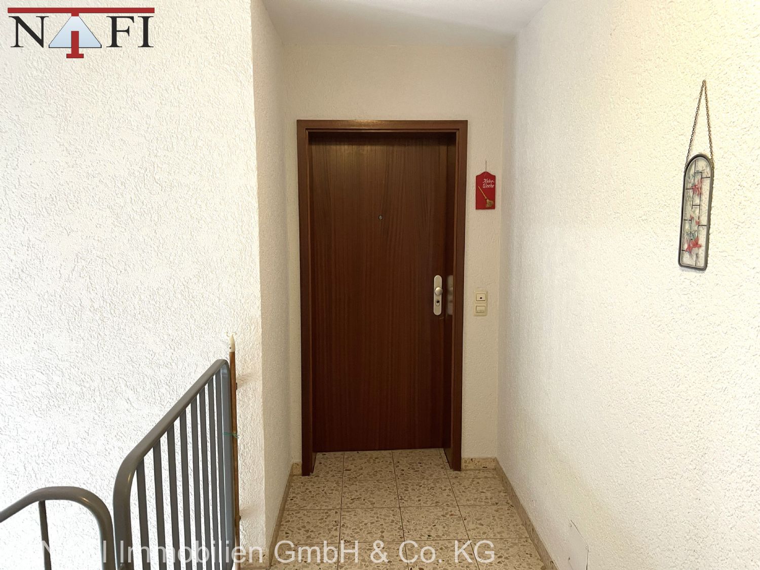 ++Gepflegte 3-Zimmer-Dachgeschosswohnung mit Balkon & Stellplatz++ - Wohnungseingang (21614)