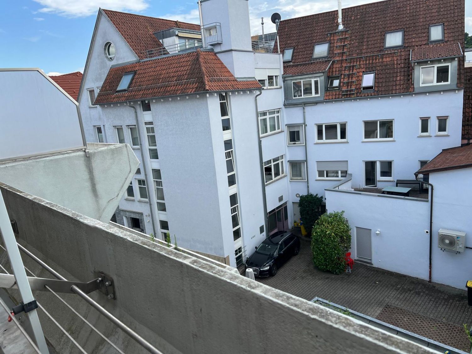Gepflegte Eigentumswohnung in ruhiger, zentraler Lage von Schwieberdingen - Blick vom Balkon (21428)