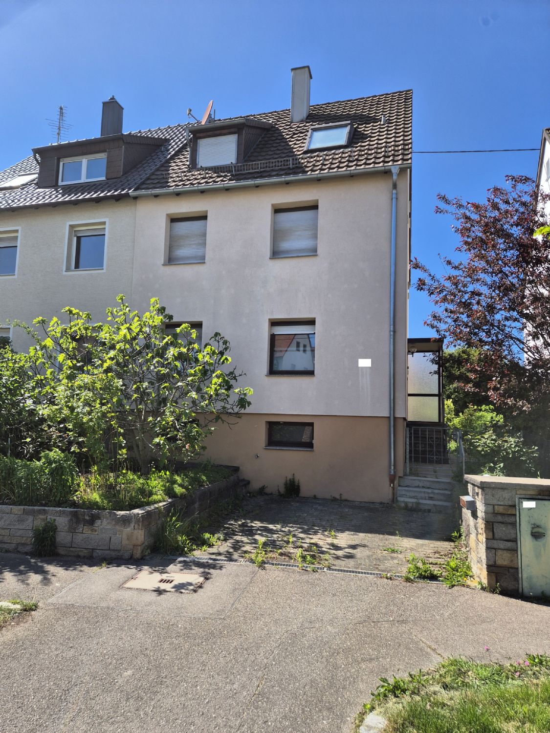 ** Wohn- und Investmentchance: Mehrfamilienhaus mit großem Garten ** - Hausansicht (20072)