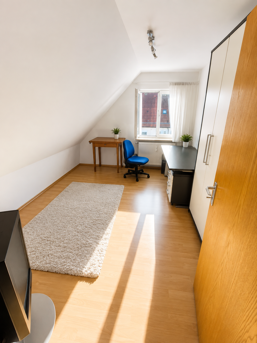 Moderne 4-Zimmer-Maisonettewohnung mit Wintergarten und zwei Tiefgaragenstellplätzen - 2. Schlafzimmer 2. Ebene (24471)