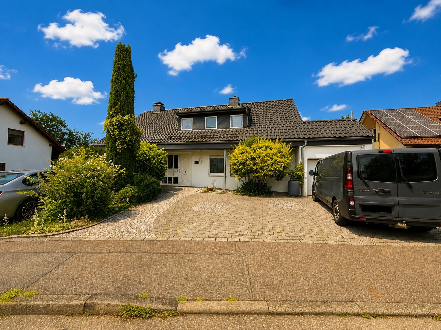 *Wohnen in der Kreuzäckersiedlung – Großzügiges Zweifamilienhaus mit Naturblick*, 74523 Schwäbisch Hall, Zweifamilienhaus