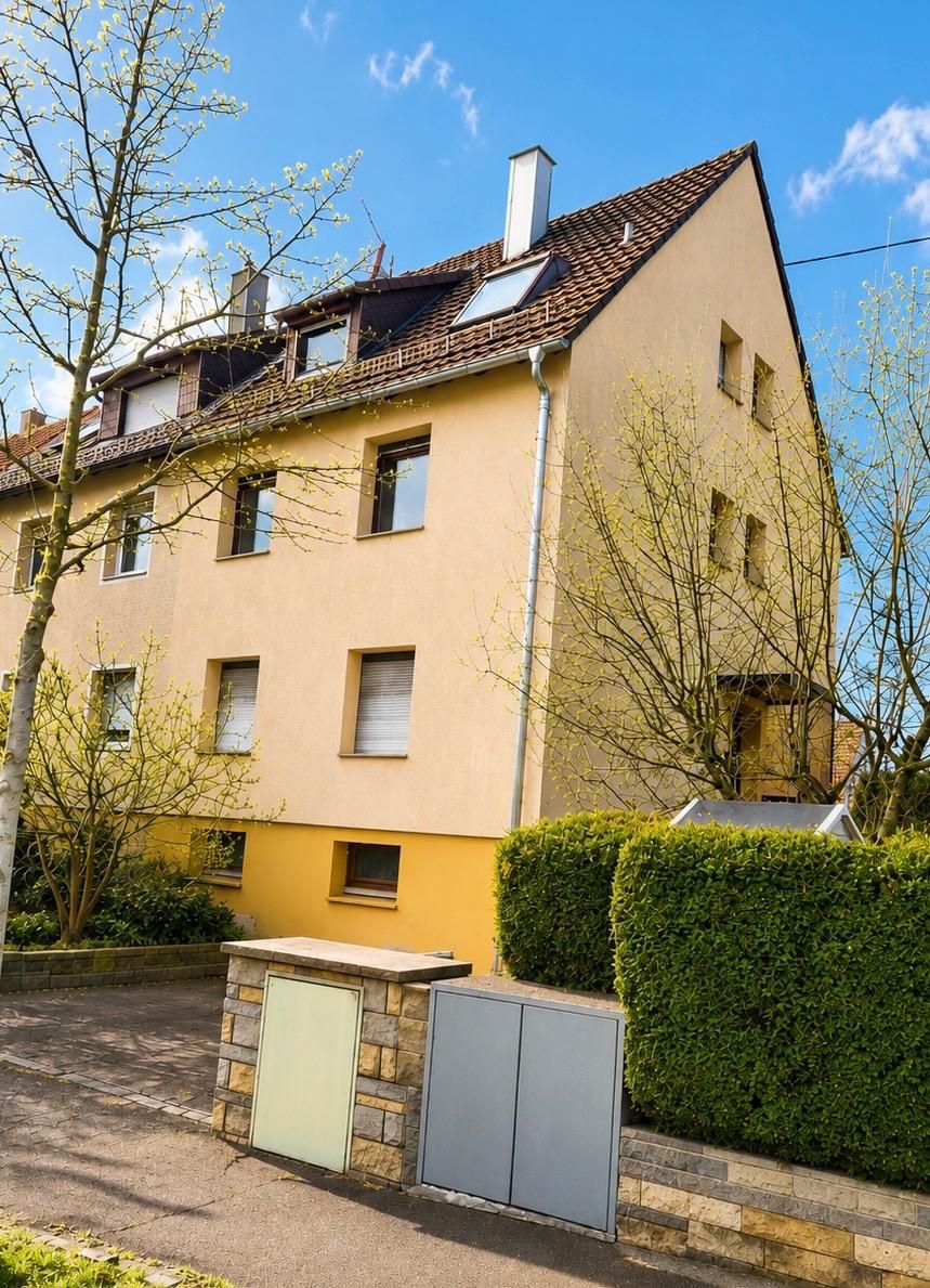 ** Wohn- und Investmentchance: Mehrfamilienhaus mit großem Garten **, 70327 Stuttgart, Mehrfamilienhaus