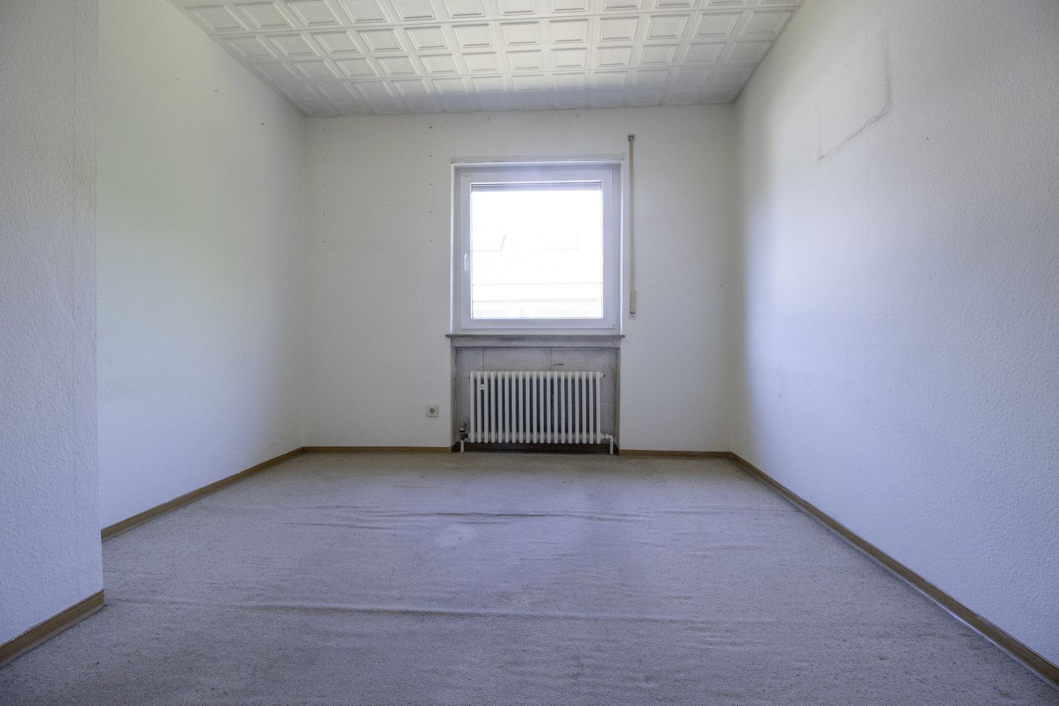 ++Charmante DHH in Ostfildern-Nellingen – 5 Zimmer, sonniger Garten & viel Potenzial++ - Schlafzimmer (23895)