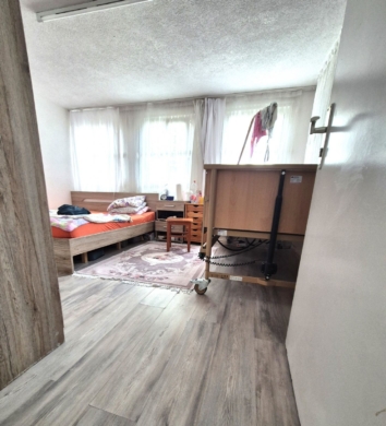 Zimmer 3 - *Charmantes Mehrfamilienhaus in zentraler Lage mit Doppelgarage*