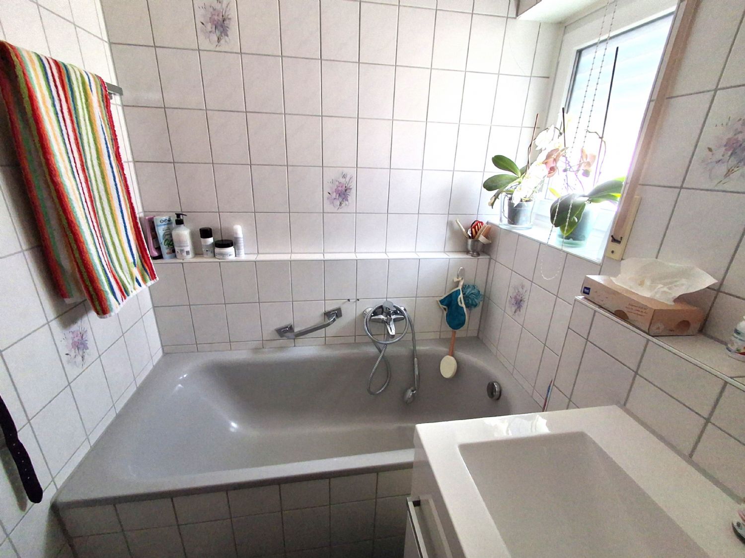 Großzügige 4-Zimmer-Maisonette | Wintergarten | 2 Bäder | 2 TG-Stellplätze - Badezimmer 1. Ebene (26650)