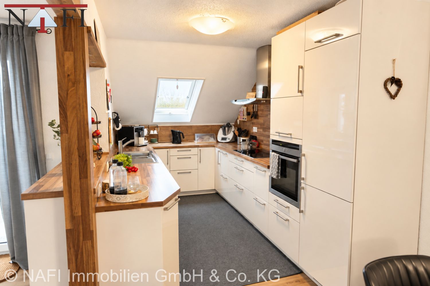 Hochwertige Maisonette-Wohnung mit persönlichem Sonnenuntergang - Küche (28815)