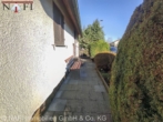 seitlicher Hauszugang - ** Ein echtes Juwel: Einfamilienhaus mit außergewöhnlich großem Garten **