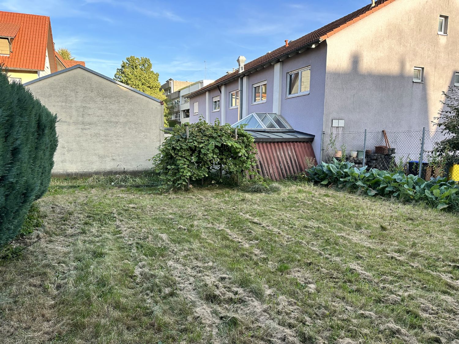 Renditepotenzial 10% – Wohn- und Geschäftshaus mit Potenzial in zentraler Lage - Gartenbereich (21844)